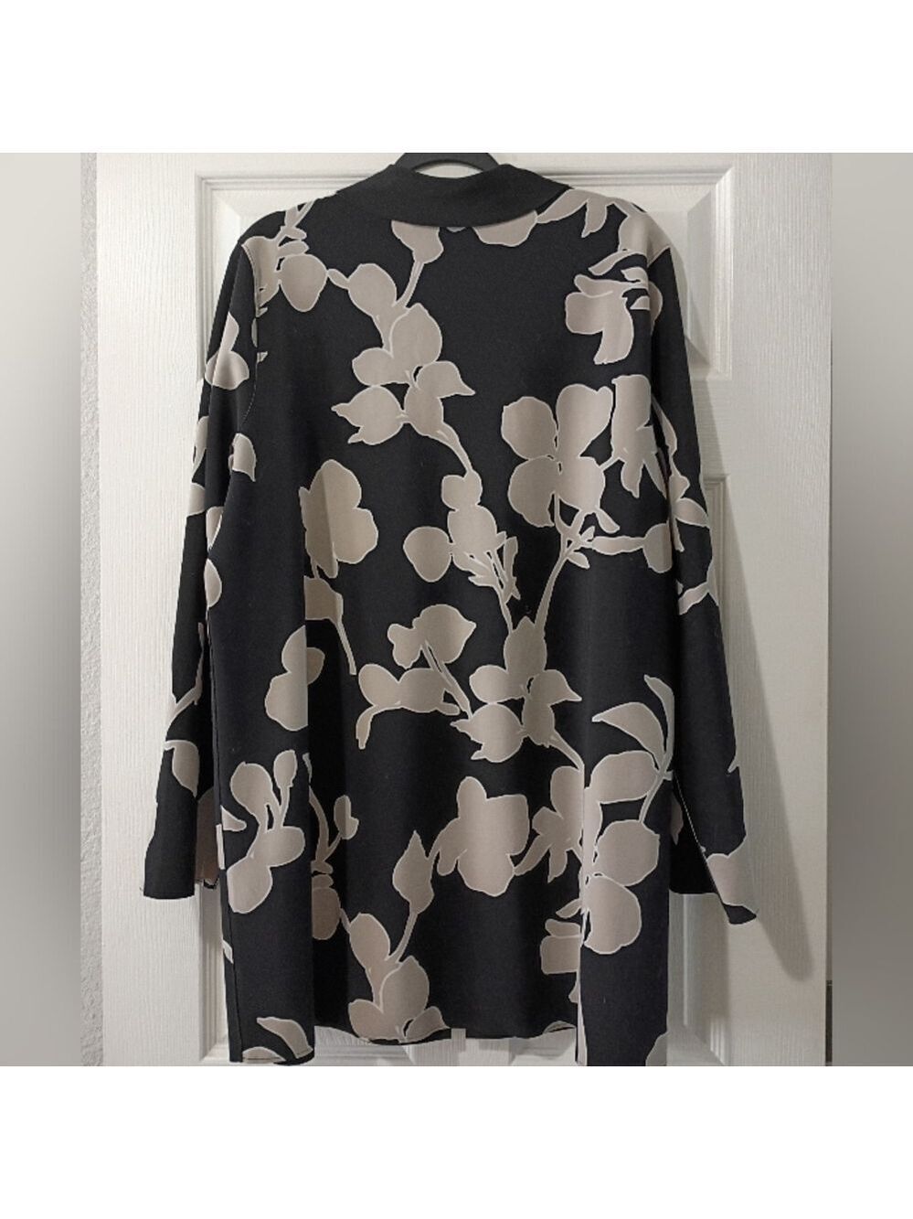 Susan Graver Black and Tan Long line Open Front Topper Jacket - Picture 5 of 7